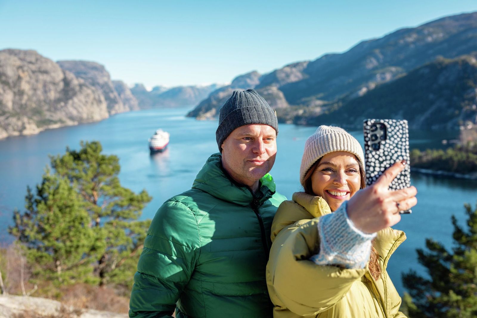 Foto: Høllesli - Utsikt Lysefjorden